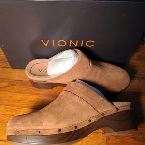 Clogs, women's size 7, toffee